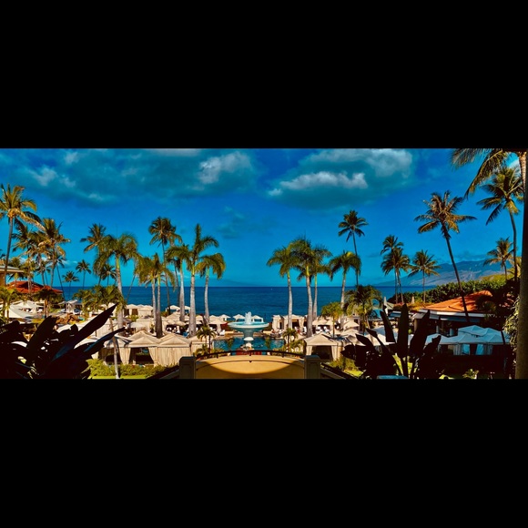 ๐บ Jennifer ๐บ Iโm grateful youโre checking out my closet! All OFFERS Welcomed๐ - Picture 3 of 6